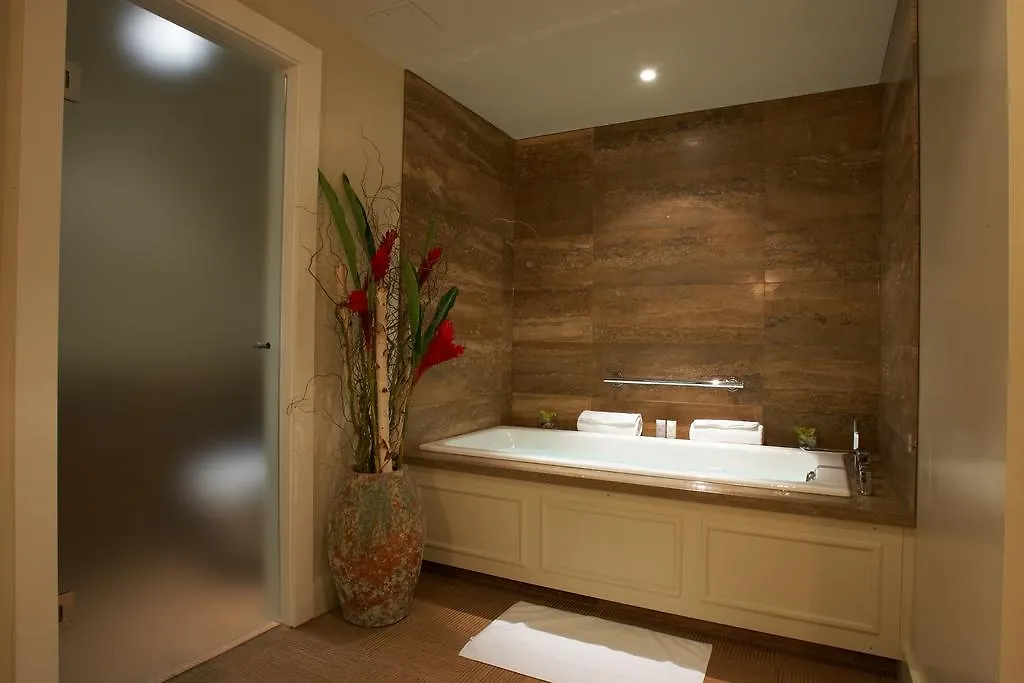 होटल The Ivy At Verity