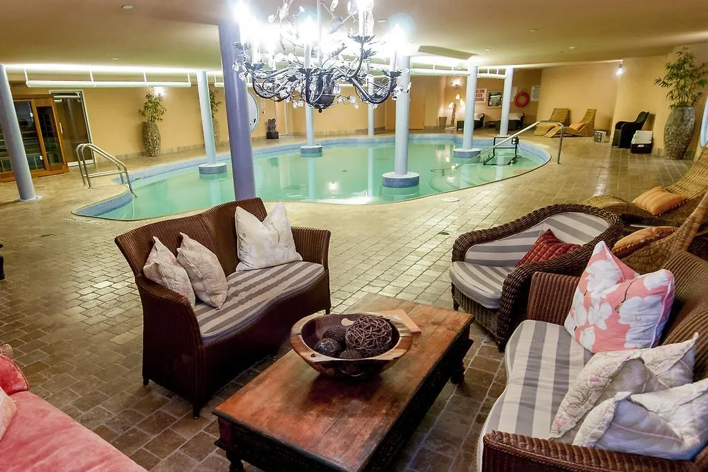 ホテル ジ アイビー アット ベリティ トロント