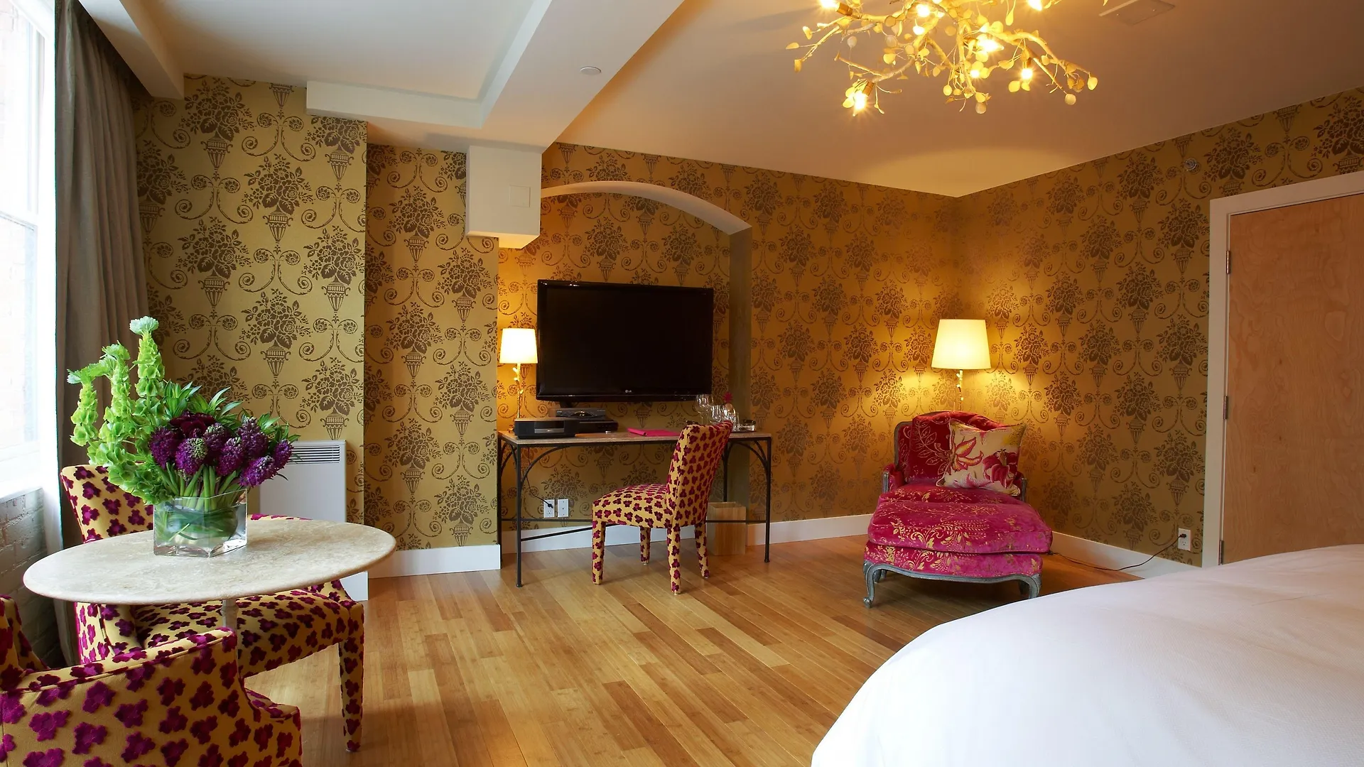 ホテル ジ アイビー アット ベリティ トロント