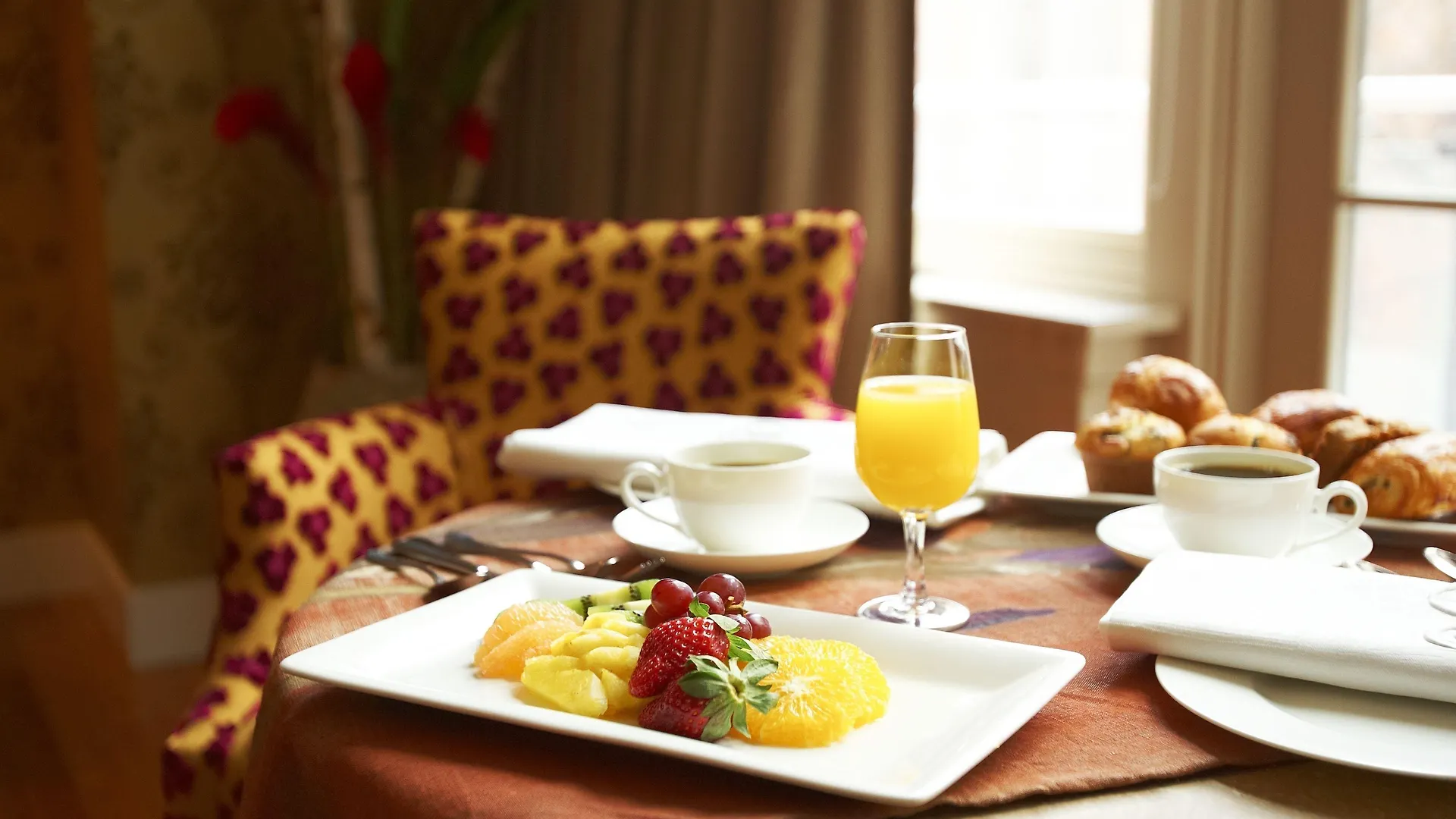 ホテル ジ アイビー アット ベリティ トロント