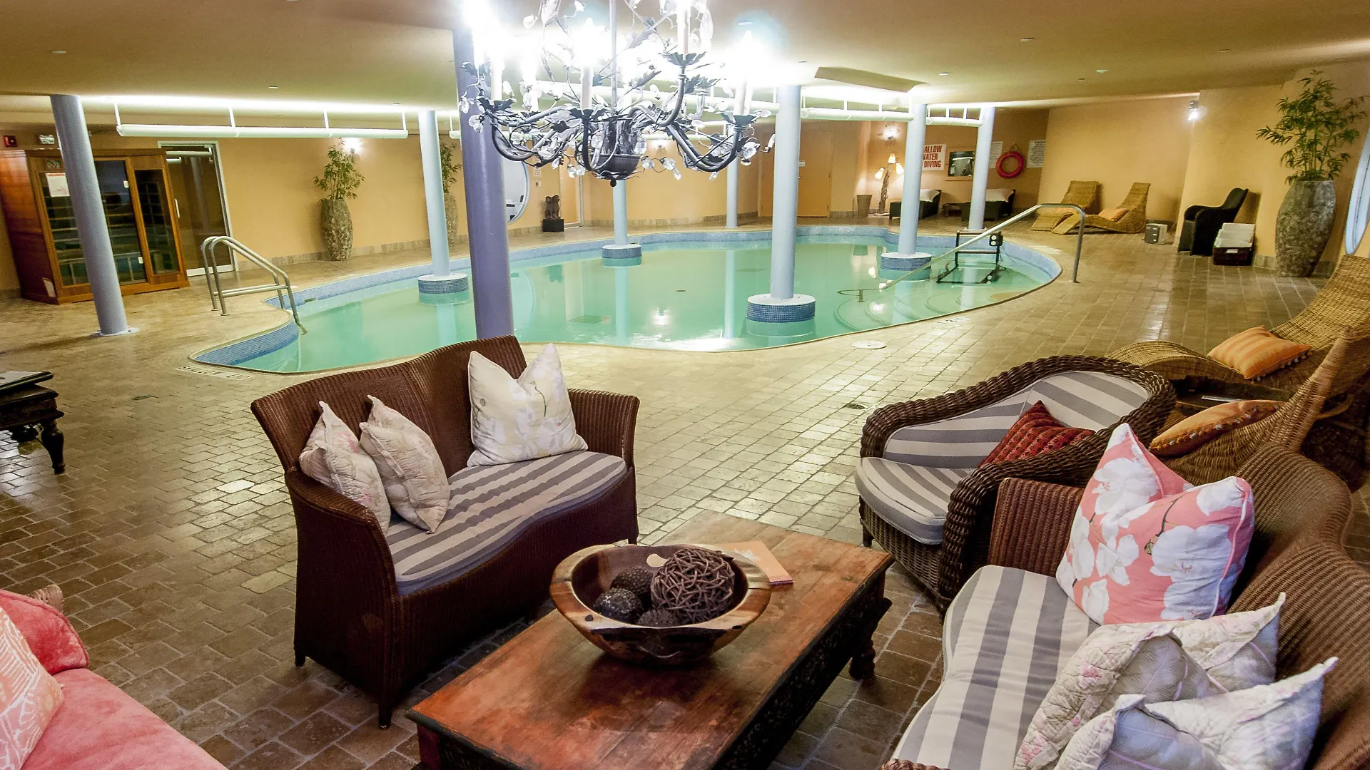 ホテル ジ アイビー アット ベリティ トロント