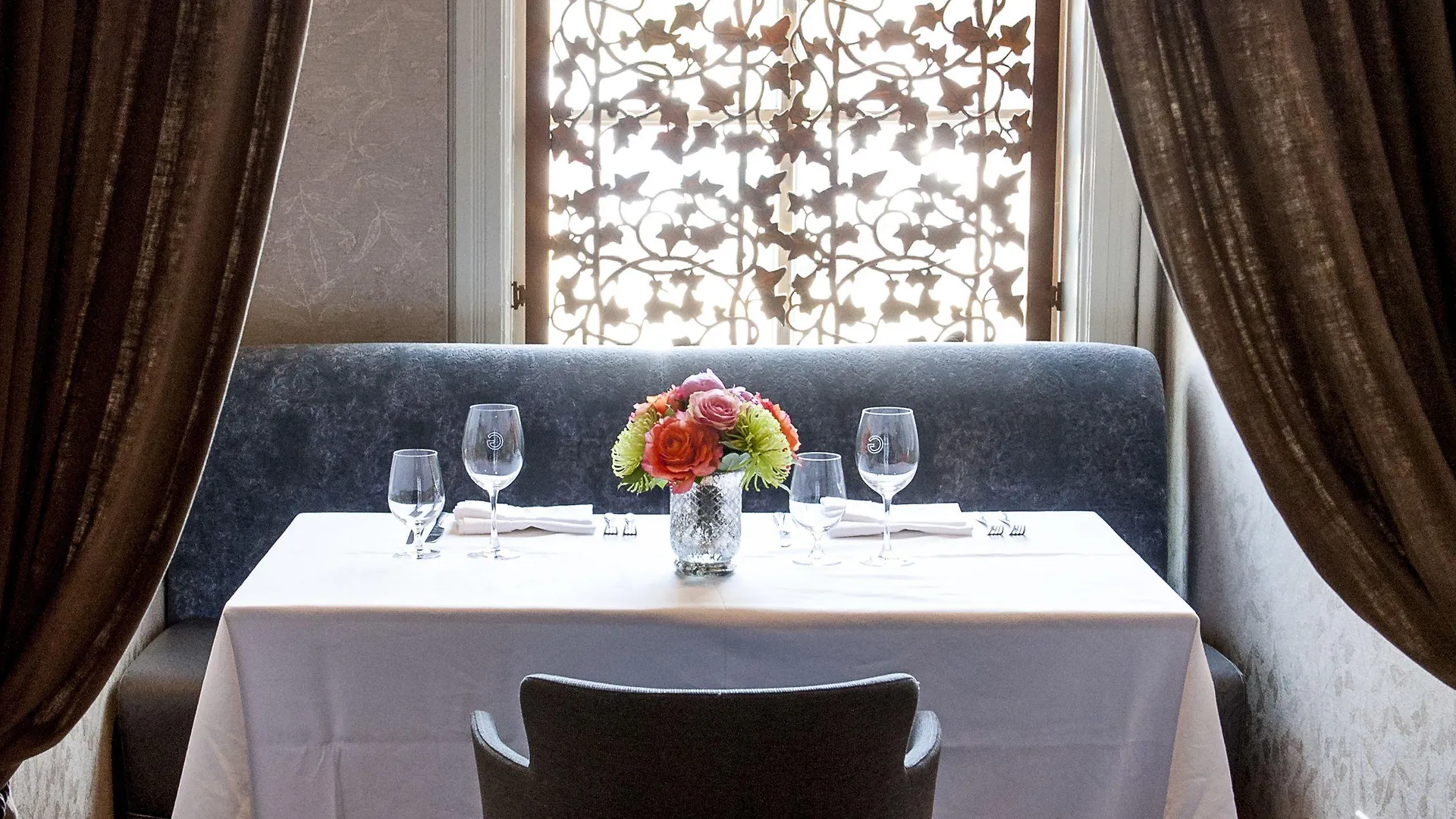 ホテル ジ アイビー アット ベリティ トロント